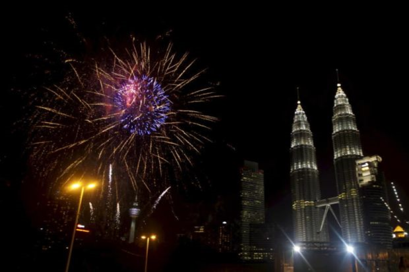 Malaysia Sambut 2016 Dengan Keunikan Tersendiri Semasa Mstar