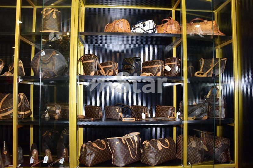 Dimanakah kedai untuk menjual beg Louis Vuitton, Chanel di Malaysia, Jual  Beg Berjenama Yang Terpakai